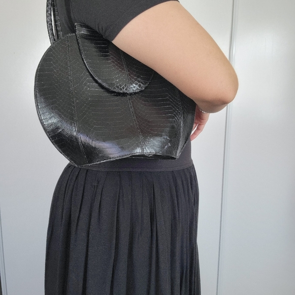 Vintage Made in Italy Faux Crocodile Black Handbag Textured Flap Closure Grunge‎ - Picture 12 of 17